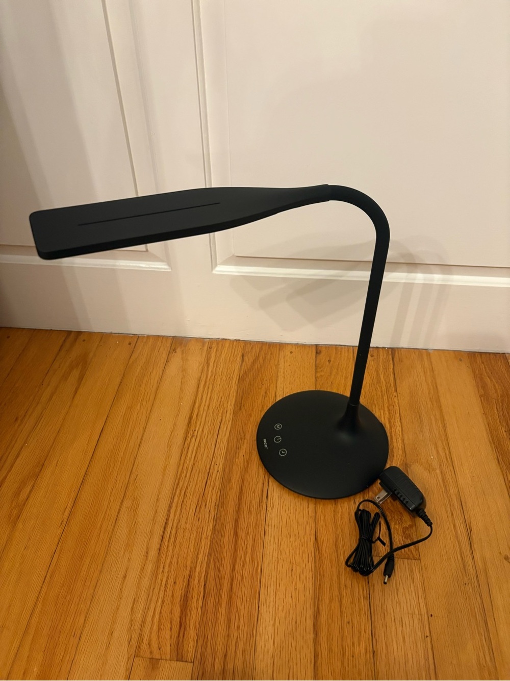 ICXX NEW Bendy Desk Lamp Black With Touch Dim OS